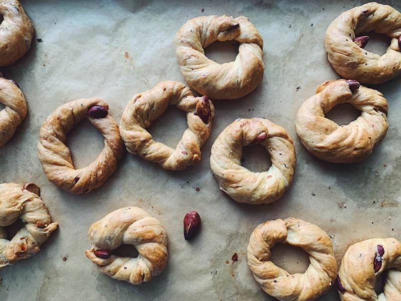 Taralli with lard and pepper